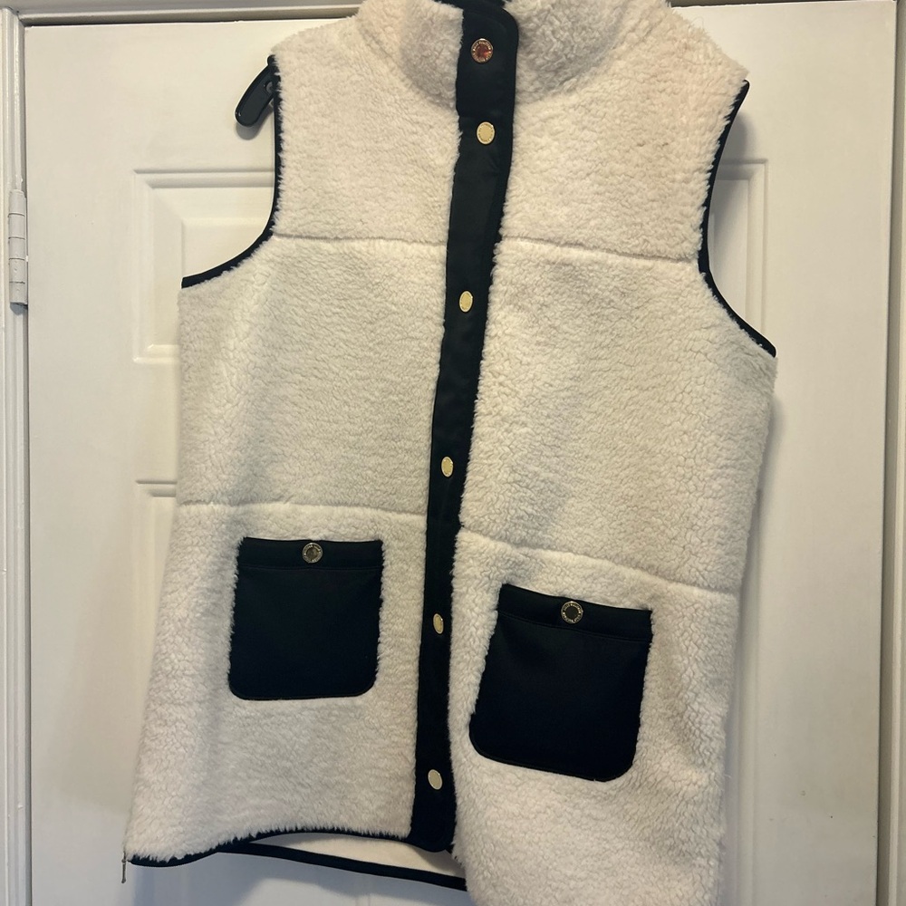 NWOT LILLY PULITZER coat vest. - Picture 12 of 16